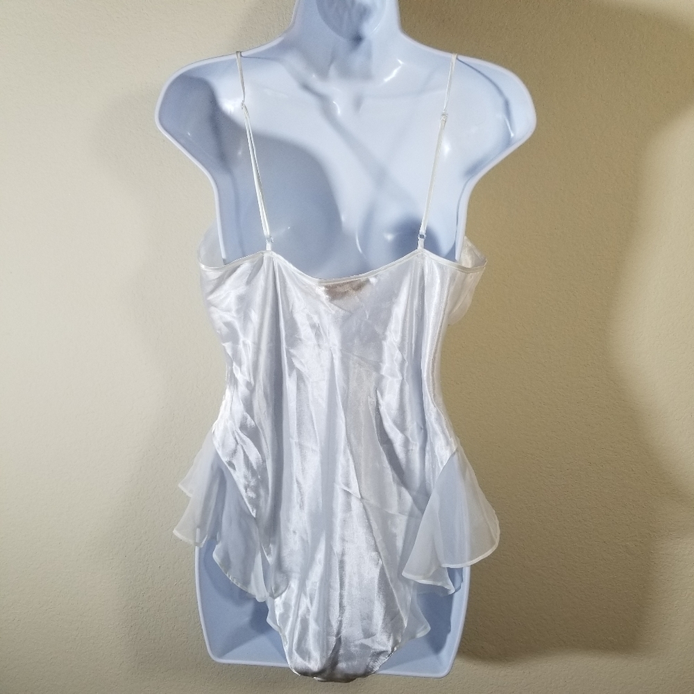 Vintage | Gold Label, Victoria Secret, Ivory Lace Teddy & Robe Lingerie Set, med - Picture 9 of 16